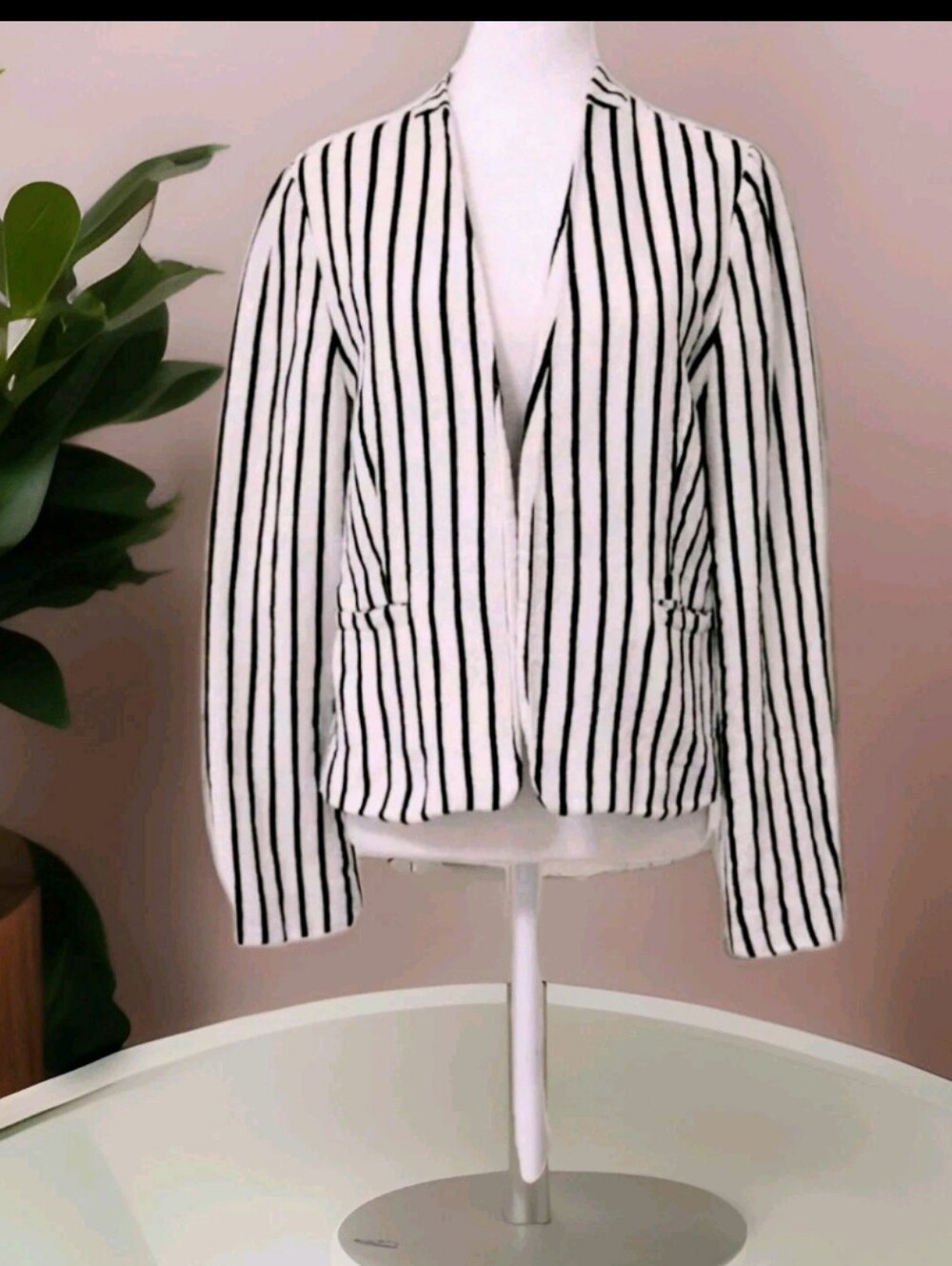 LOFT Sz M Black and White Vertical-Stripe Open-Front Blazer
